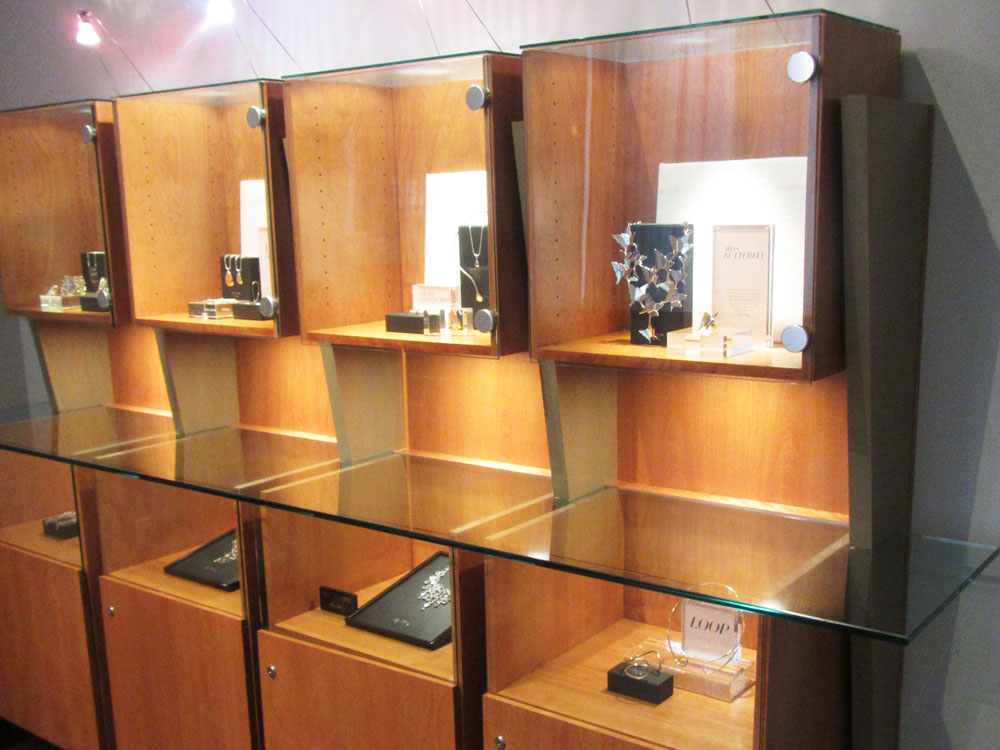 ViewPoint custom display fixtures